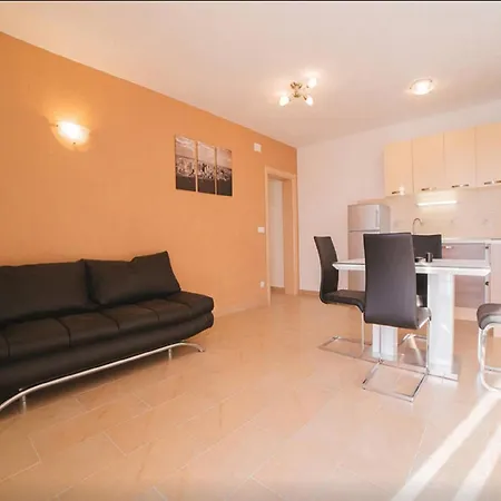 House Karlo - One-bedroom With Sea View A3